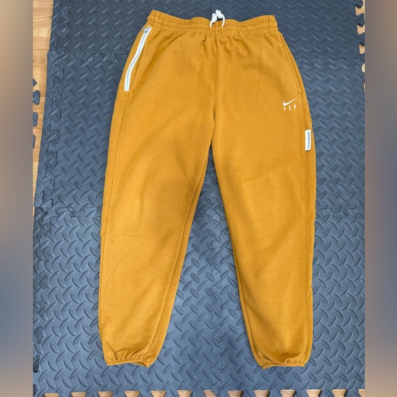 Nike SET Women's Mustard Yellow SET /Jogger Pants/hoodie - Picture 8 of 10